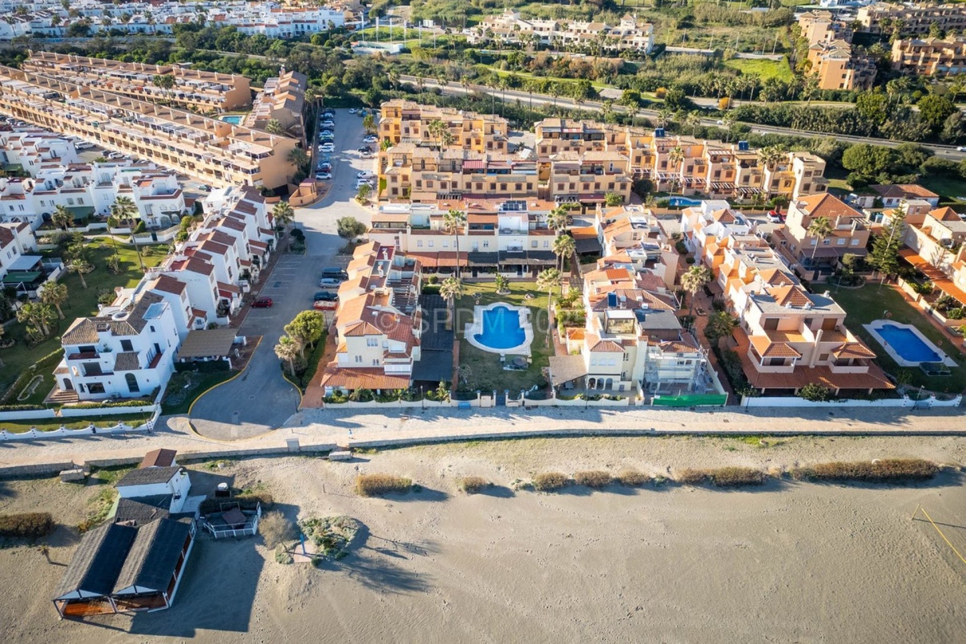 Herverkoop - Town House -
Casares Playa - Costa del Sol