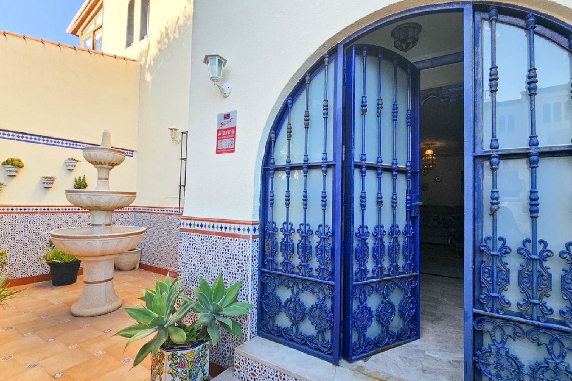 Herverkoop - Town House -
Casares Playa - Costa del Sol