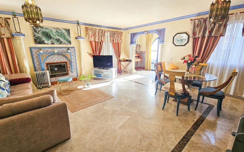Herverkoop - Town House -
Casares Playa - Costa del Sol
