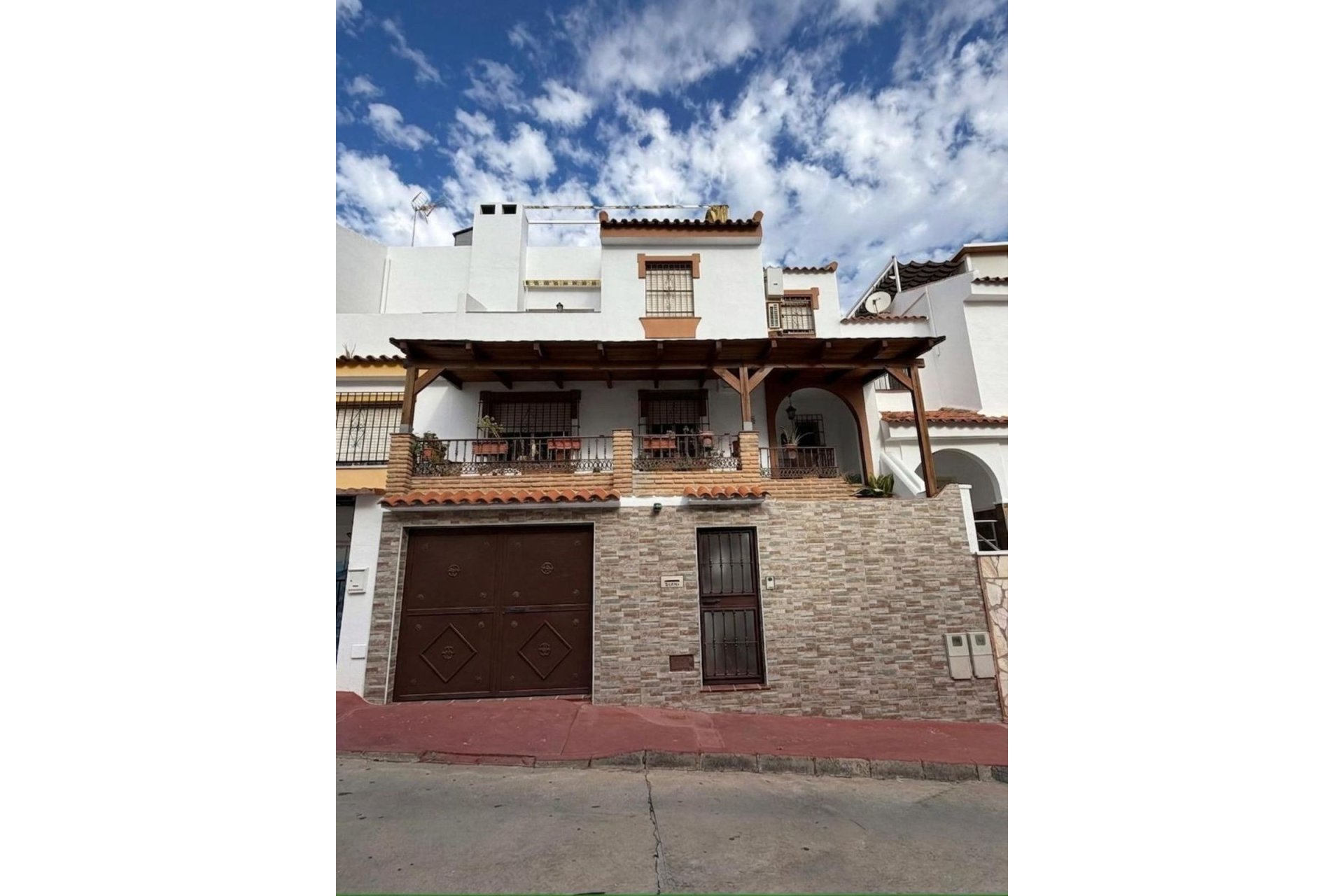 Herverkoop - Town House -
Churriana - Costa del Sol