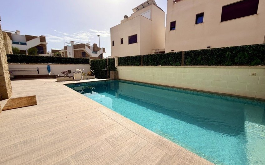Herverkoop - Town House -
Ciudad Quesada - Costa Blanca