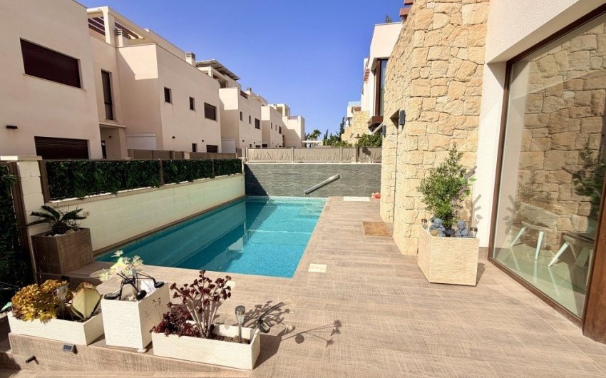 Herverkoop - Town House -
Ciudad Quesada - Costa Blanca