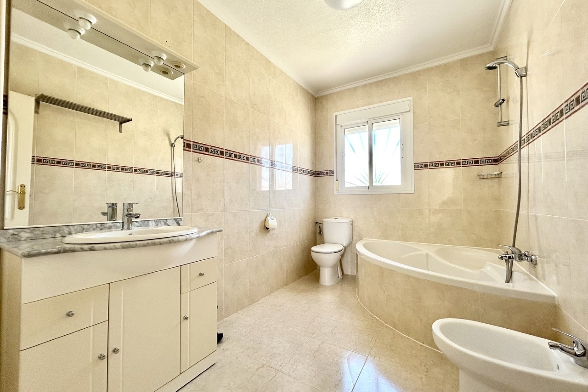 Herverkoop - Town House -
Ciudad Quesada - Costa Blanca