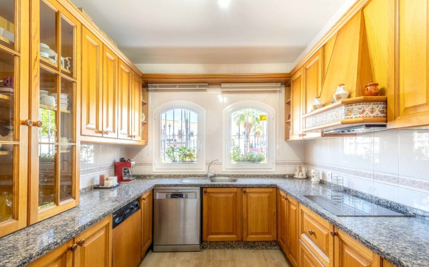 Herverkoop - Town House -
Fuengirola - Costa del Sol