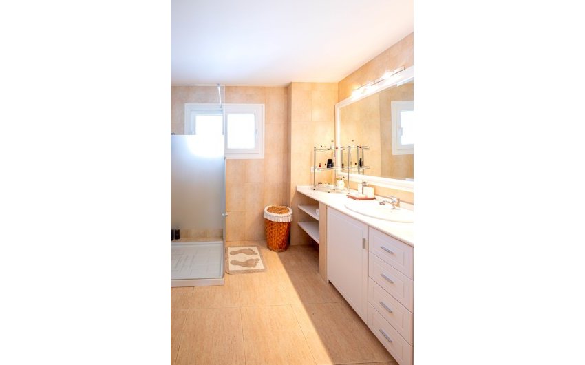 Herverkoop - Town House -
Fuengirola - Costa del Sol