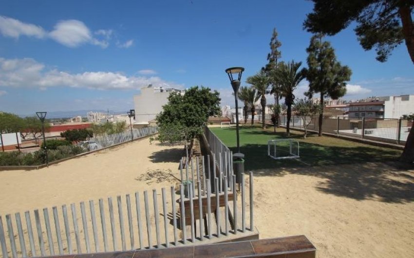 Herverkoop - Town House -
Guardamar del Segura - Centro