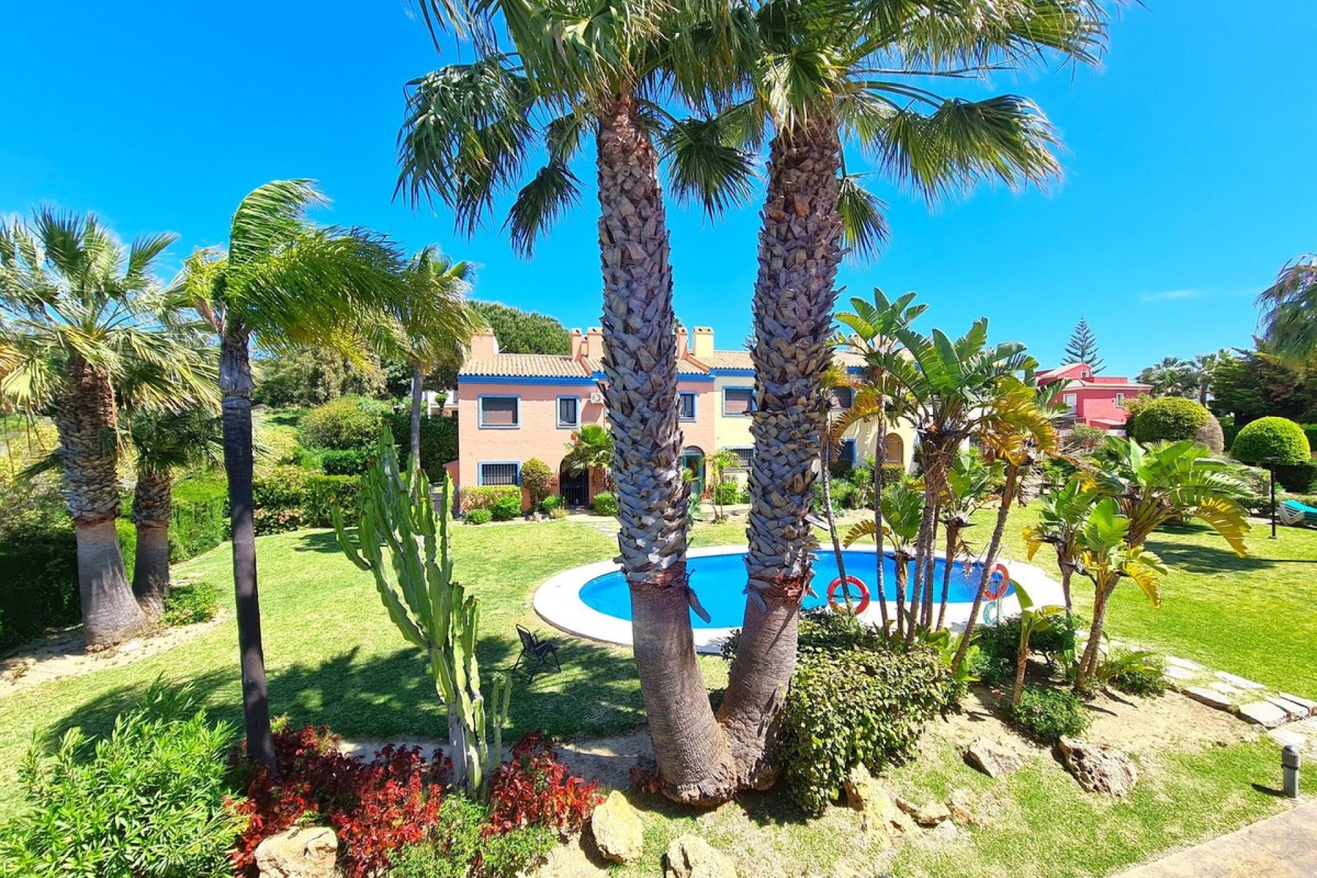 Herverkoop - Town House -
La Duquesa - Costa del Sol