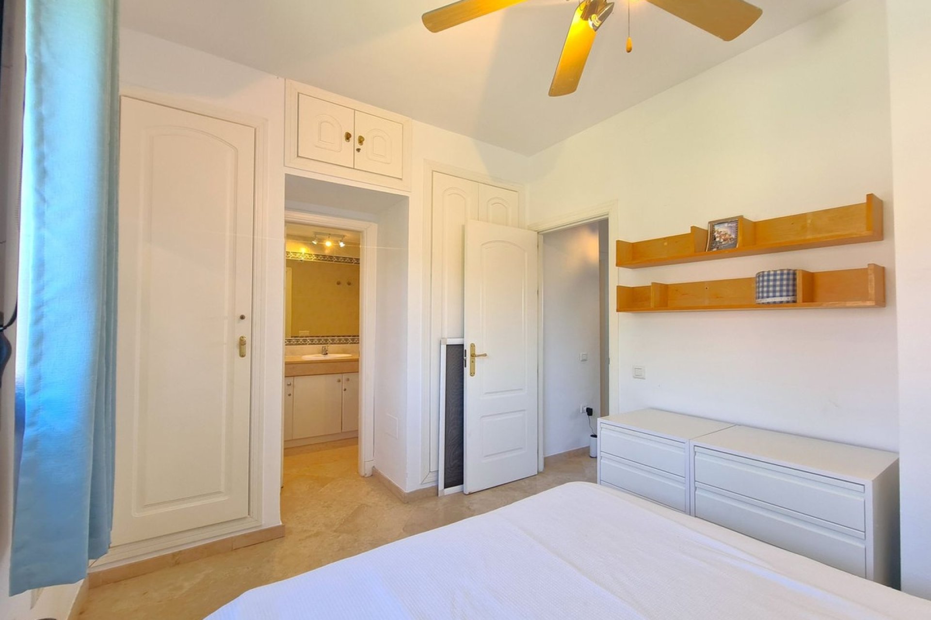 Herverkoop - Town House -
La Duquesa - Costa del Sol