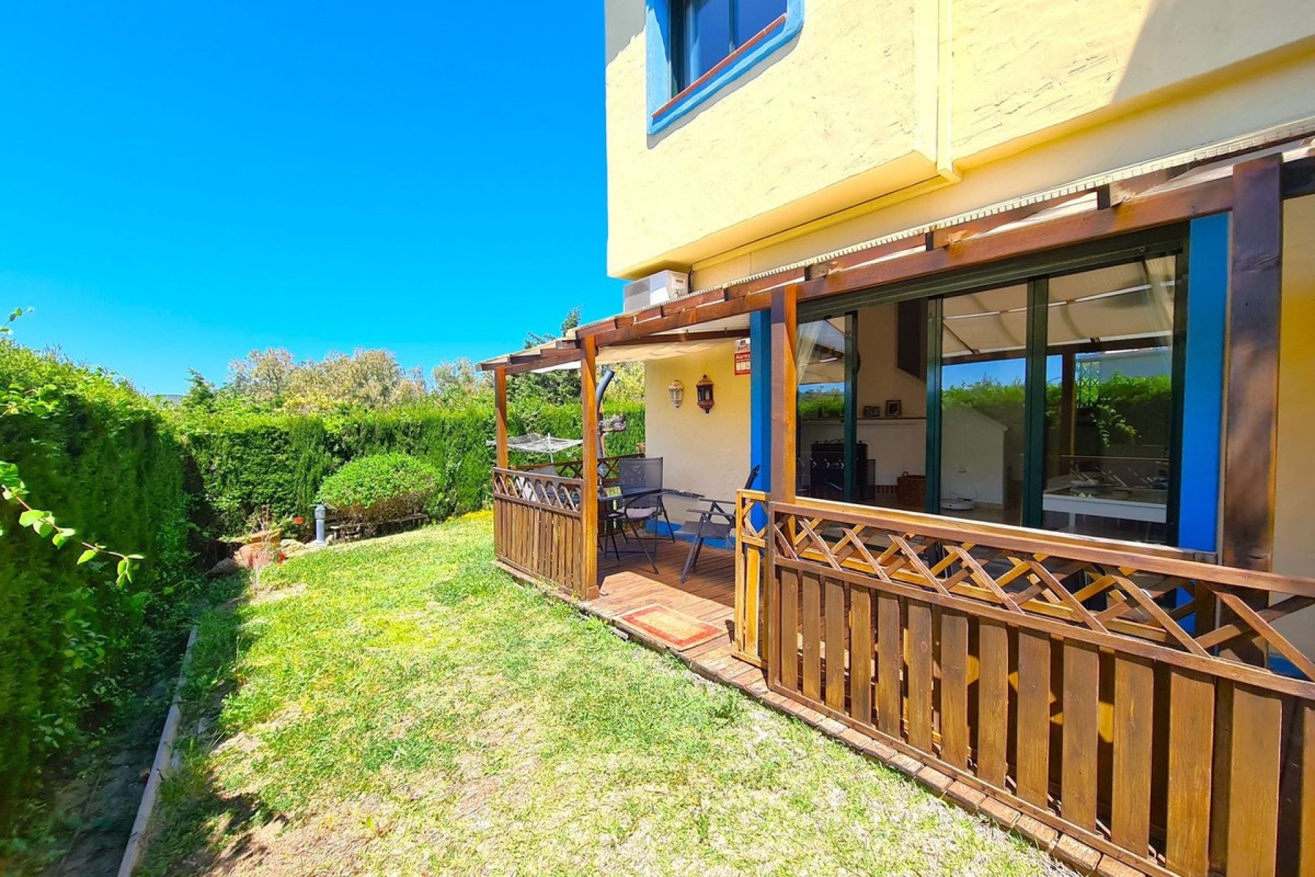 Herverkoop - Town House -
La Duquesa - Costa del Sol