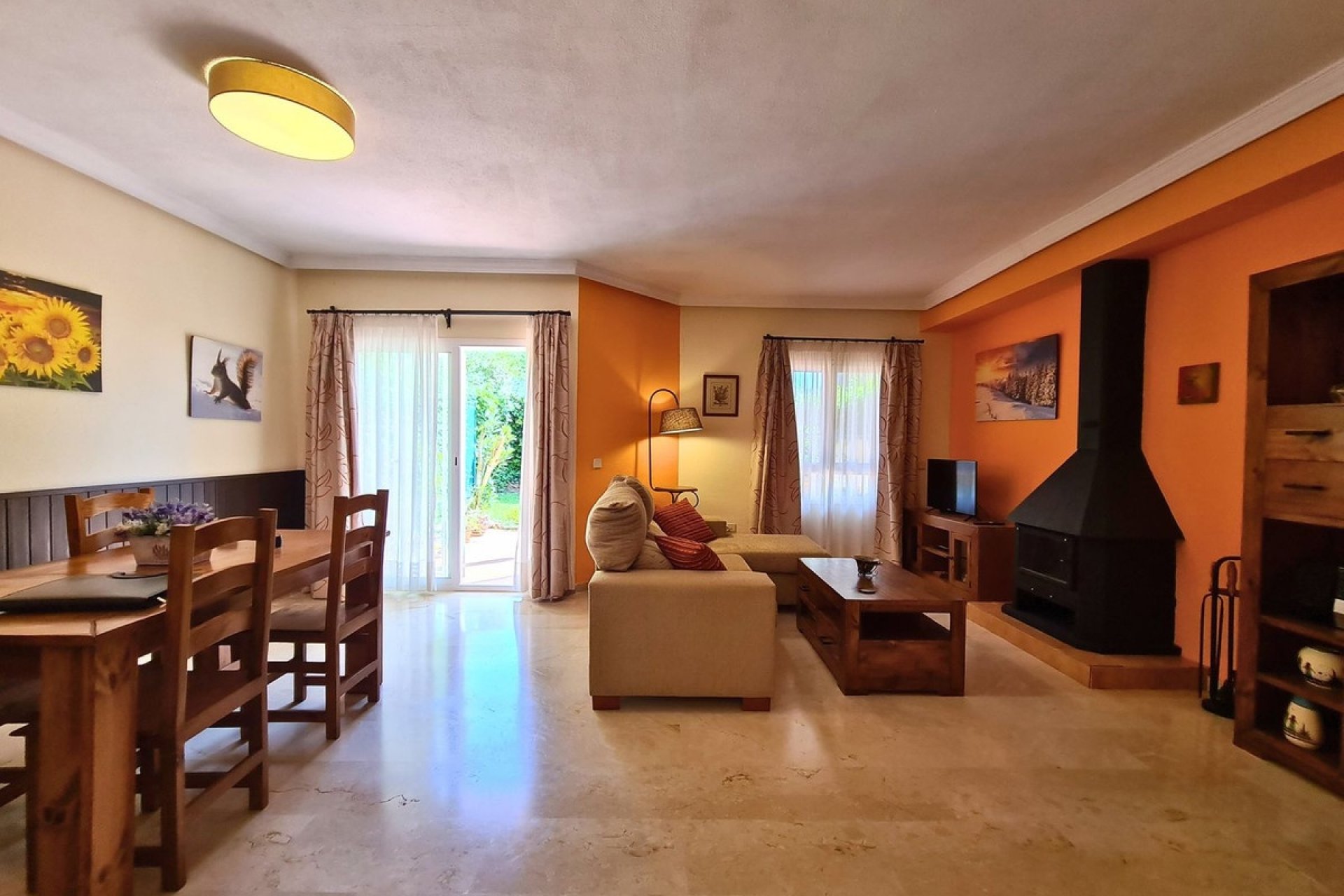 Herverkoop - Town House -
La Duquesa - Costa del Sol