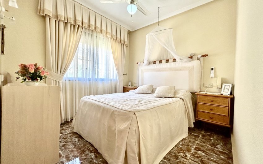 Herverkoop - Town House -
La Zenia - Costa Blanca