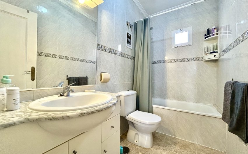 Herverkoop - Town House -
La Zenia - Costa Blanca
