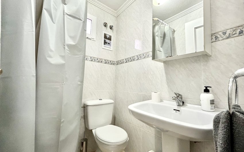 Herverkoop - Town House -
La Zenia - Costa Blanca