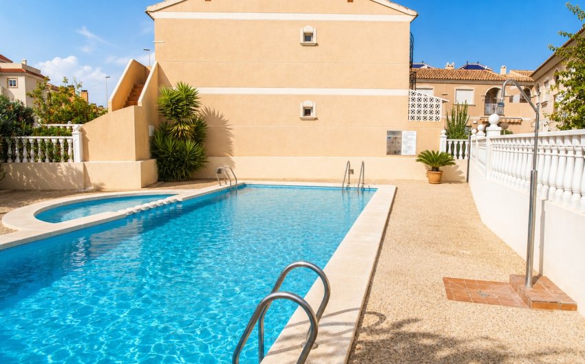 Herverkoop - Town House -
La Zenia - Costa Blanca
