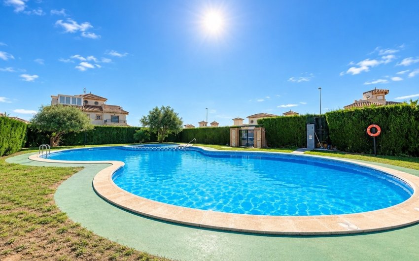 Herverkoop - Town House -
La Zenia - Costa Blanca
