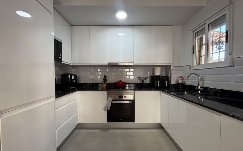 Herverkoop - Town House -
La Zenia - Costa Blanca