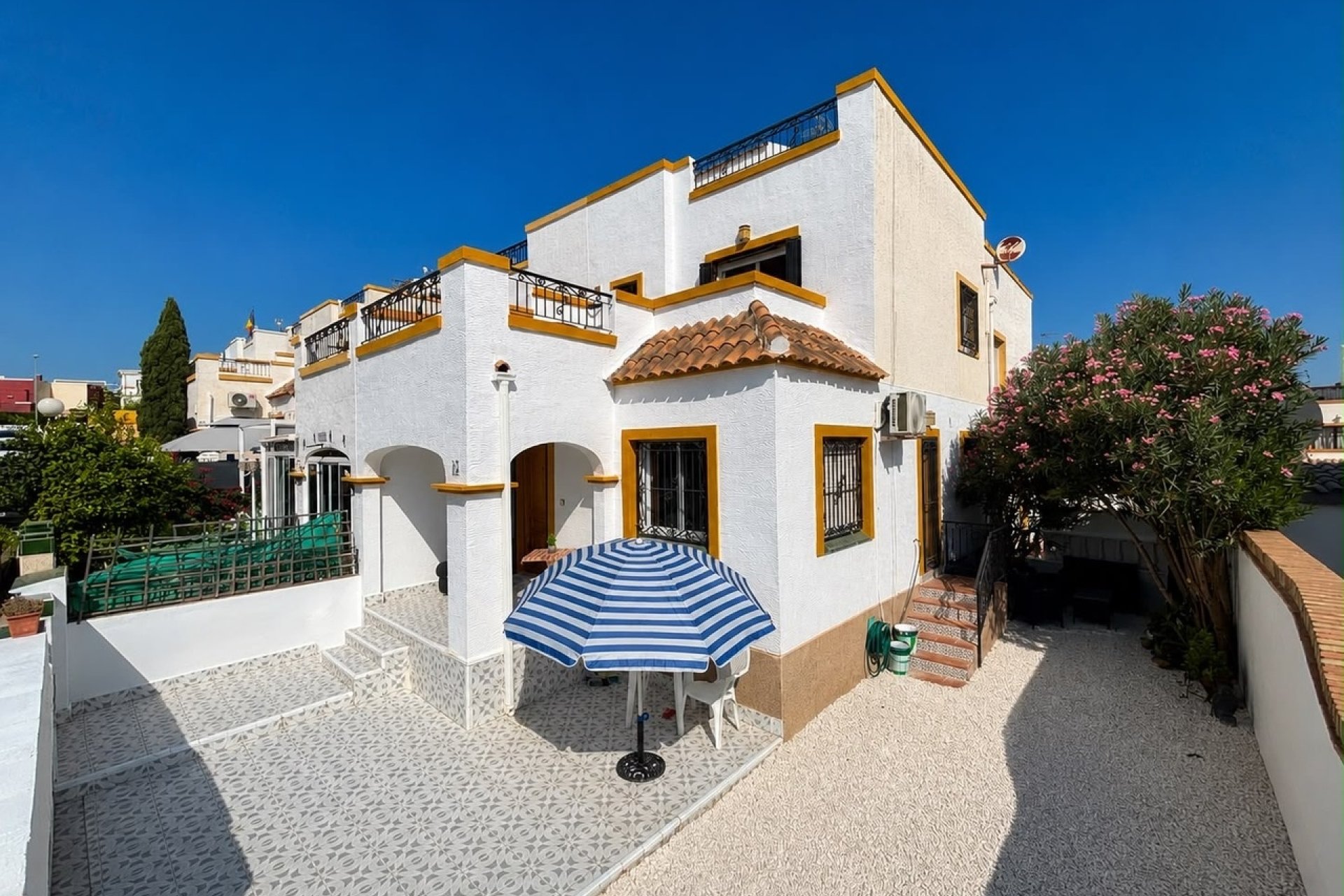 Herverkoop - Town House -
Los Altos - Costa Blanca