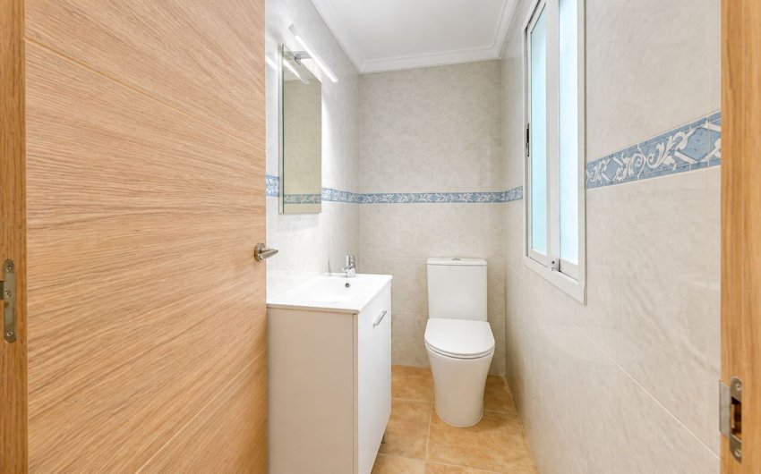 Herverkoop - Town House -
Manilva - Inland
