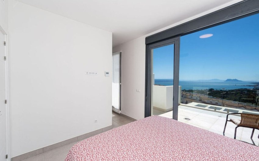 Herverkoop - Town House -
Manilva - Inland