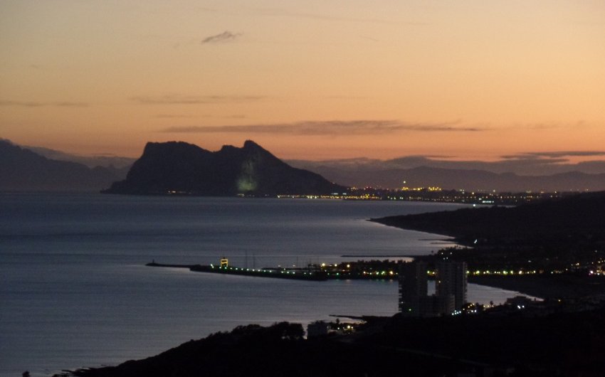 Herverkoop - Town House -
Manilva - Inland