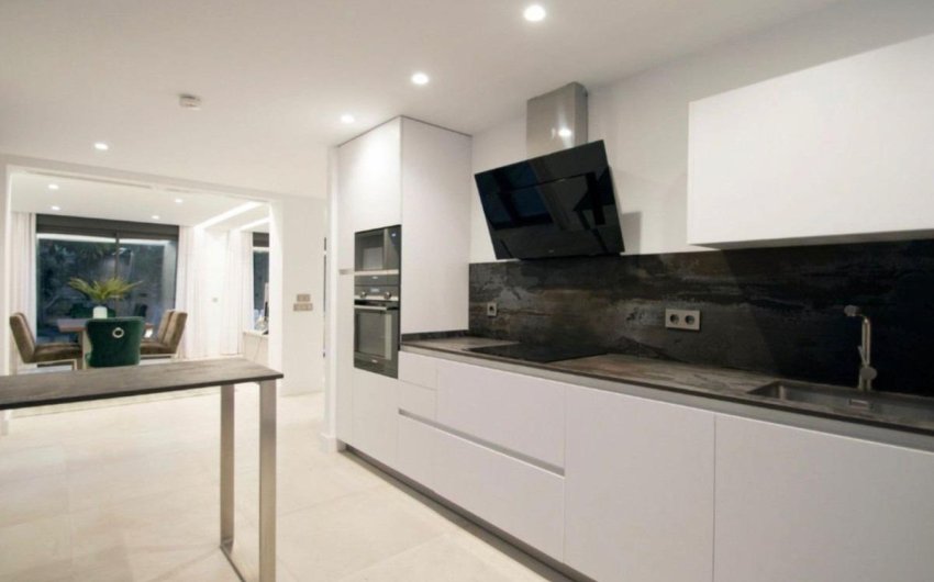 Herverkoop - Town House -
Marbella - Las Brisas