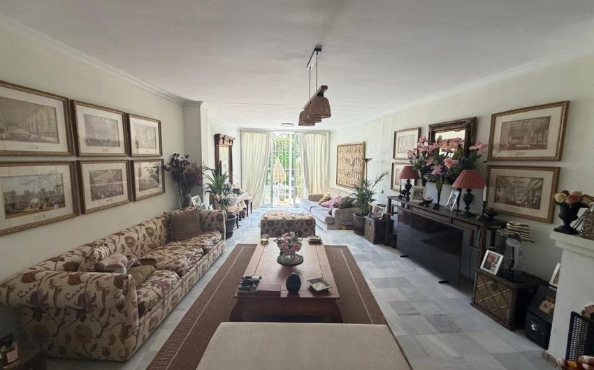 Herverkoop - Town House -
Marbella - Nagueles