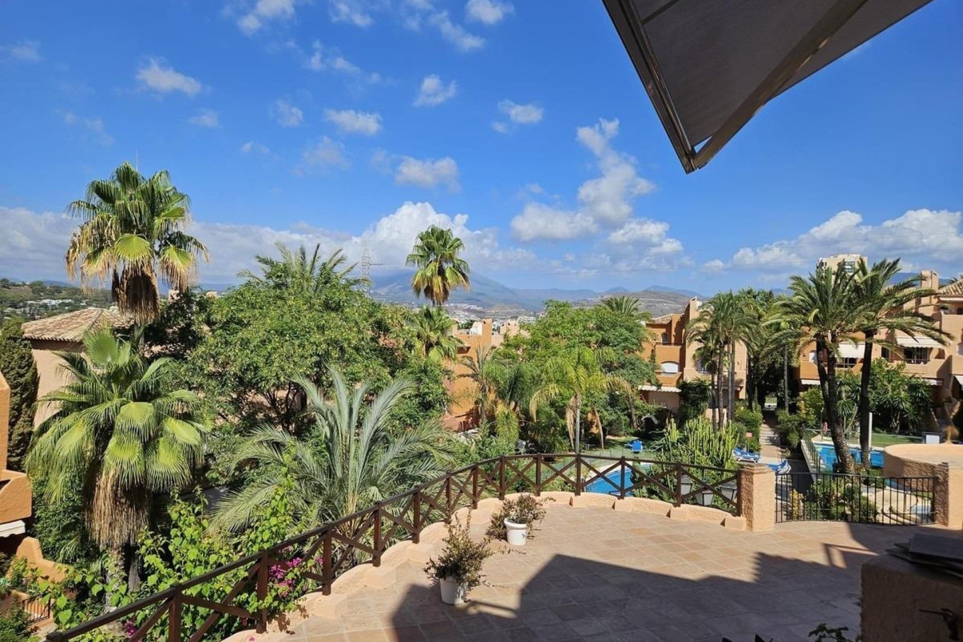 Herverkoop - Town House -
Marbella - Nueva Andalucia