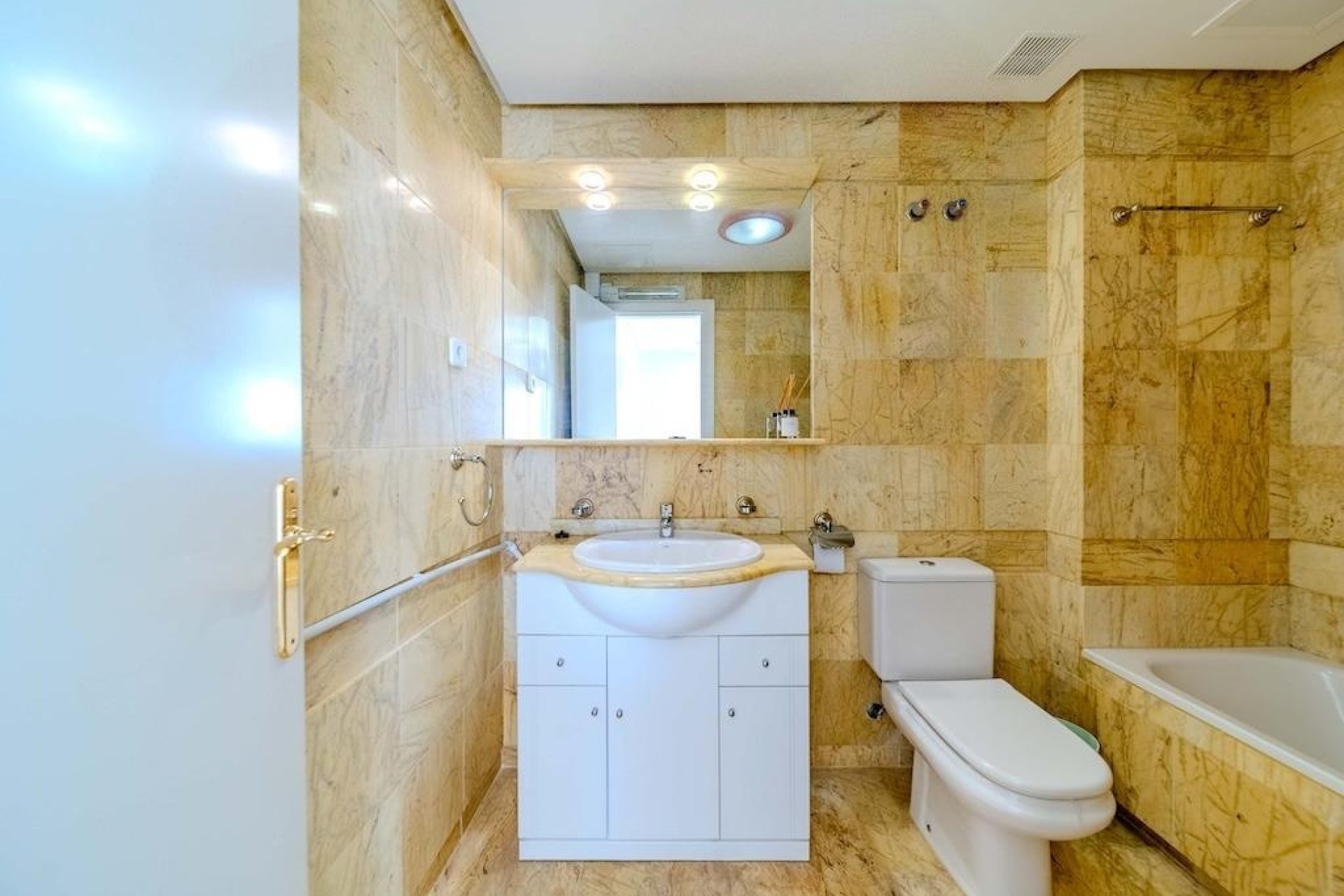 Herverkoop - Town House -
Orihuela Costa - Costa Blanca