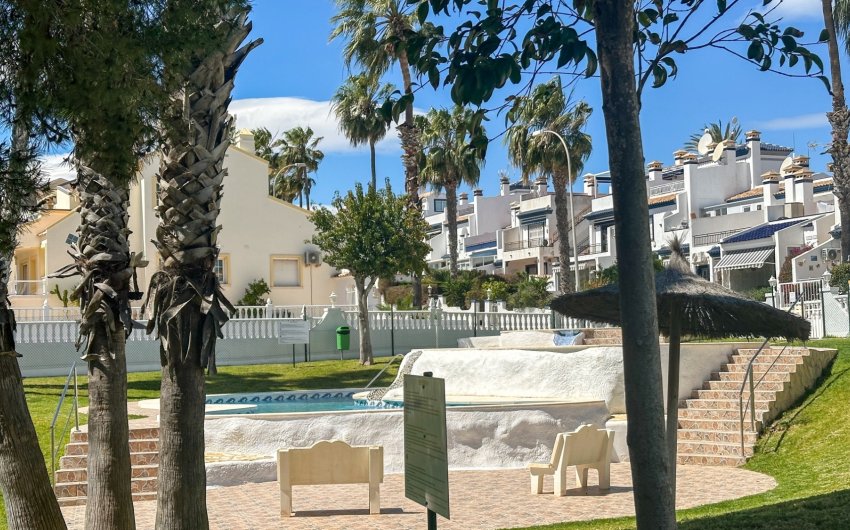 Herverkoop - Town House -
Orihuela Costa - Costa Blanca