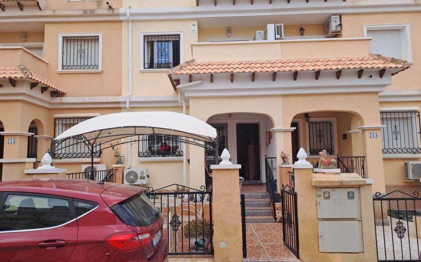 Herverkoop - Town House -
Orihuela Costa - Costa Blanca