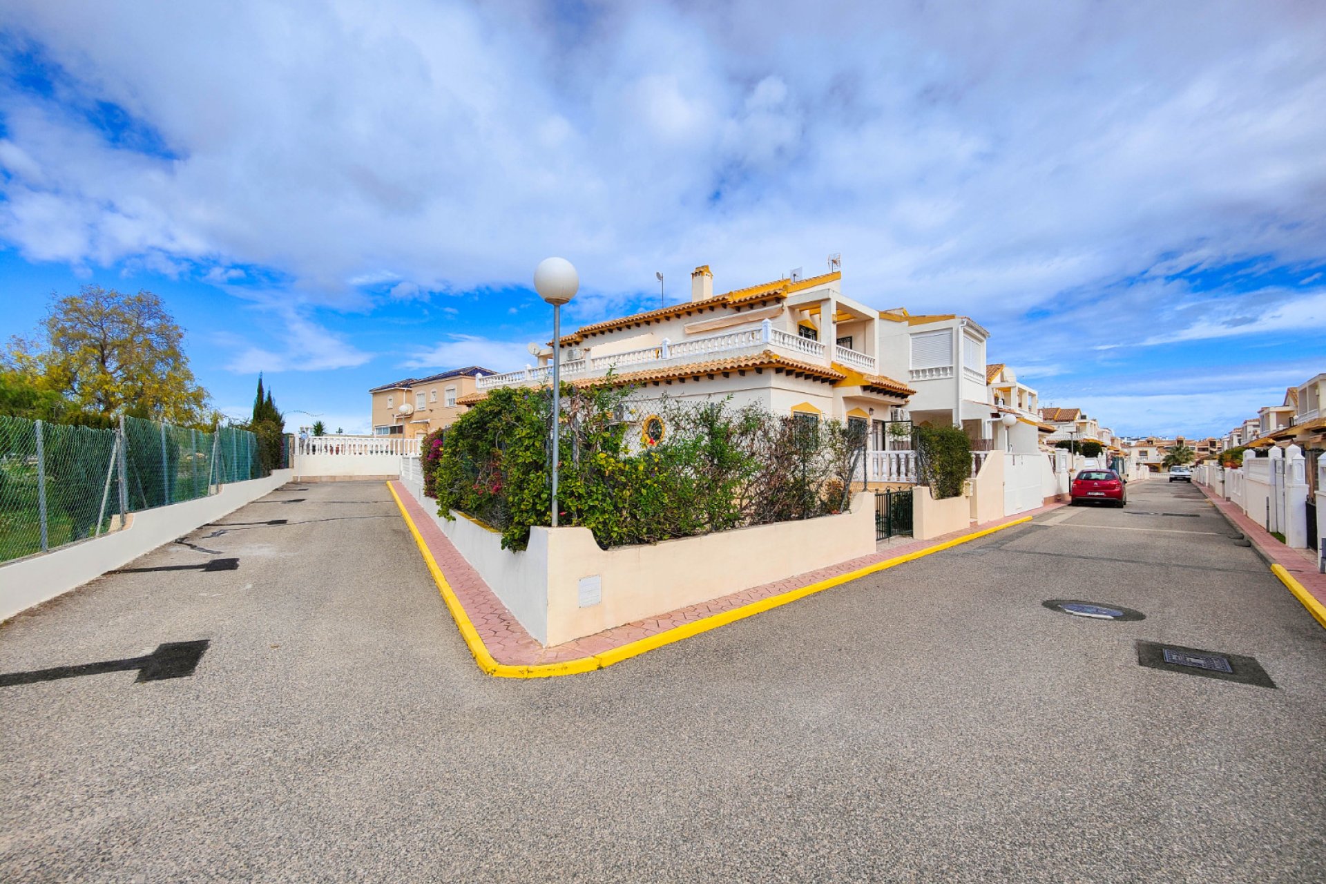 Herverkoop - Town House -
Orihuela Costa - Costa Blanca