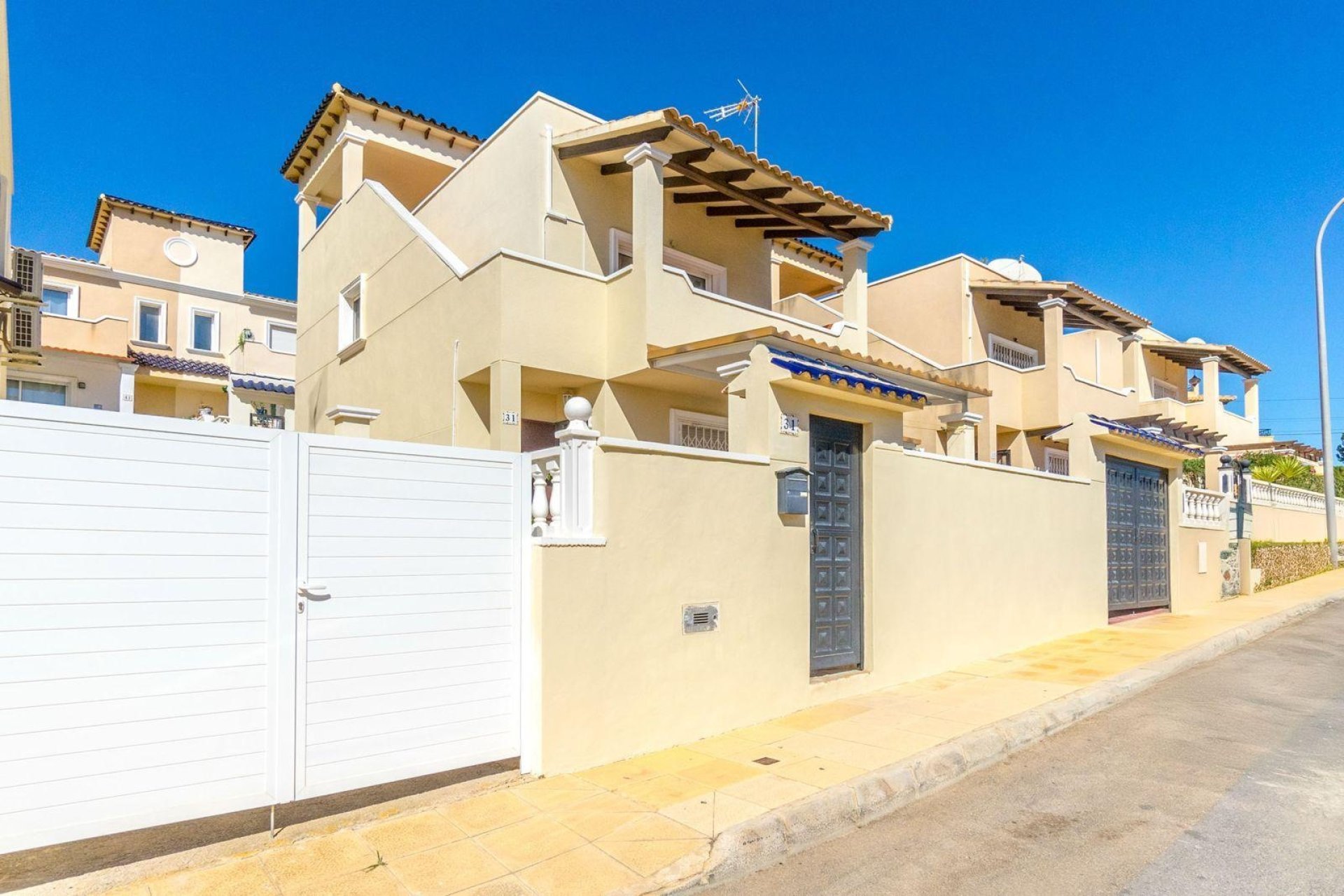Herverkoop - Town House -
Orihuela Costa - Costa Blanca