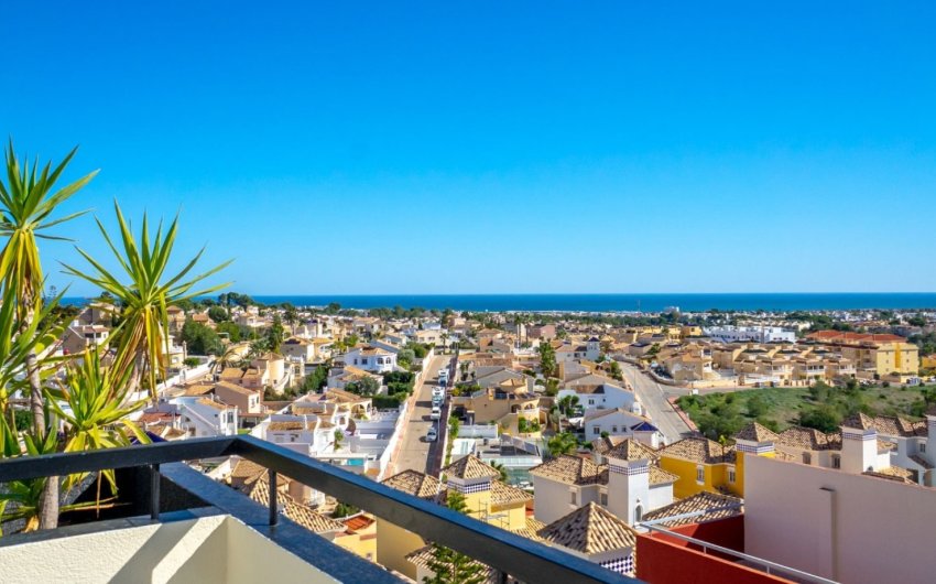 Herverkoop - Town House -
Orihuela Costa - Costa Blanca