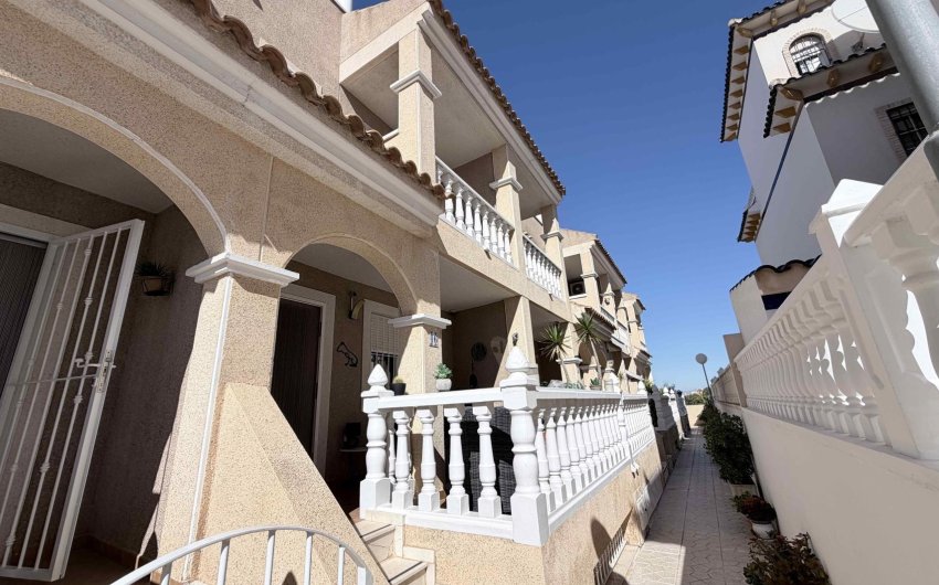 Herverkoop - Town House -
Orihuela Costa - Costa Blanca