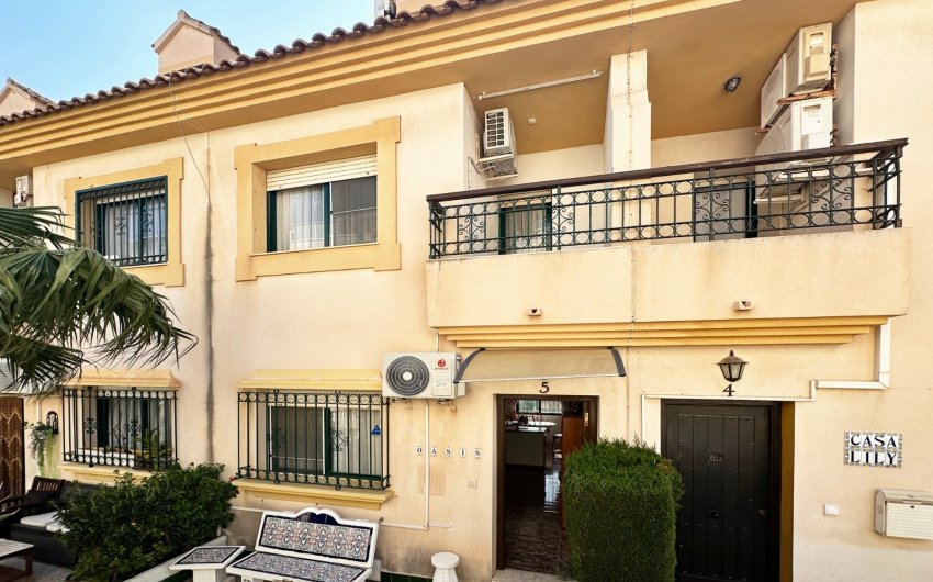 Herverkoop - Town House -
Orihuela Costa - Costa Blanca