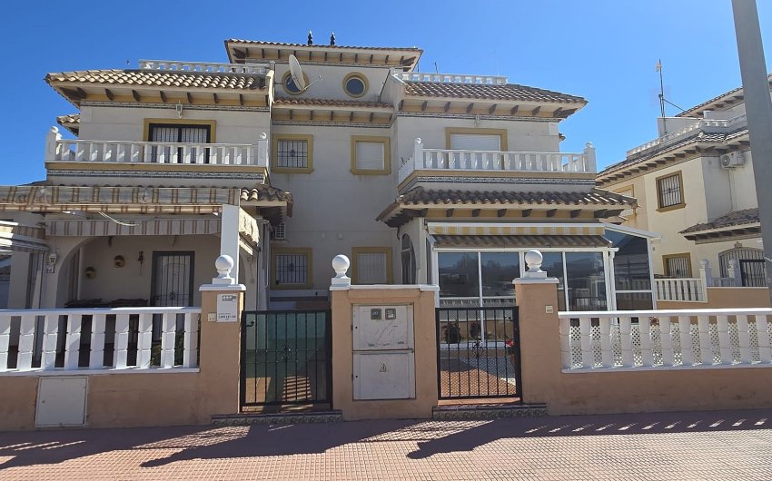 Herverkoop - Town House -
Orihuela Costa - Costa Blanca