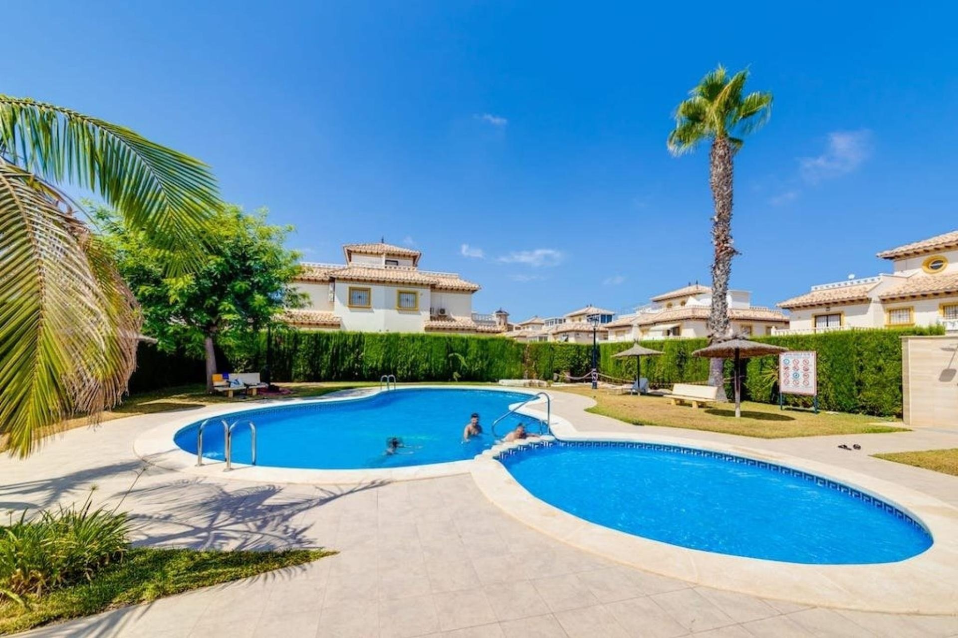 Herverkoop - Town House -
Orihuela Costa - Costa Blanca