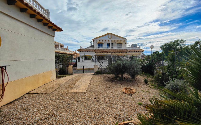 Herverkoop - Town House -
Orihuela Costa - Costa Blanca