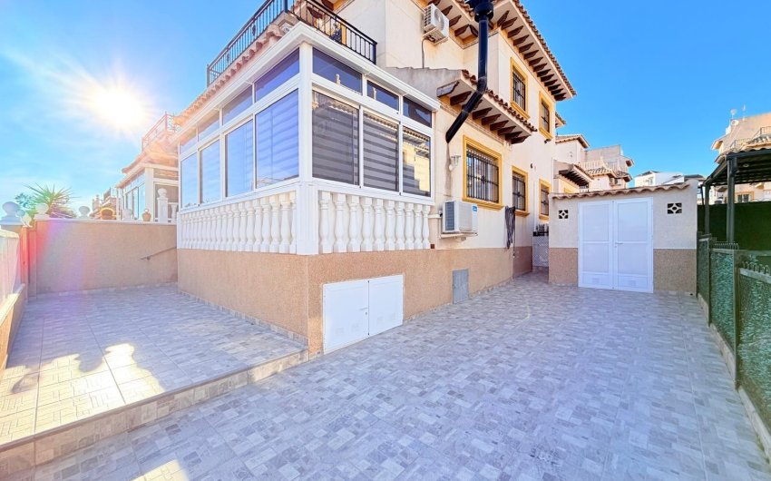 Herverkoop - Town House -
Orihuela Costa - Las Filipinas