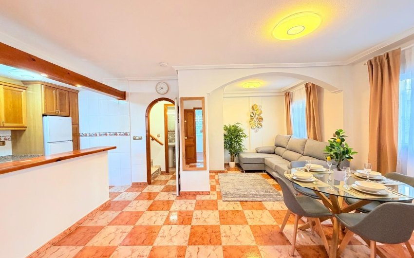 Herverkoop - Town House -
Orihuela Costa - Las Filipinas