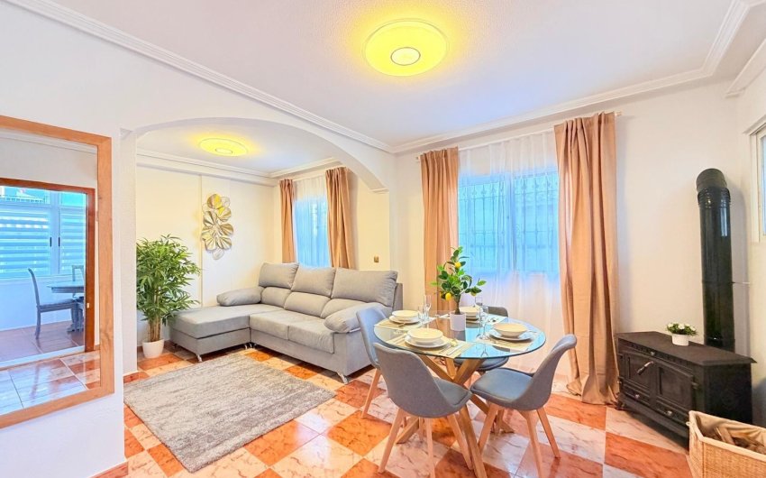 Herverkoop - Town House -
Orihuela Costa - Las Filipinas