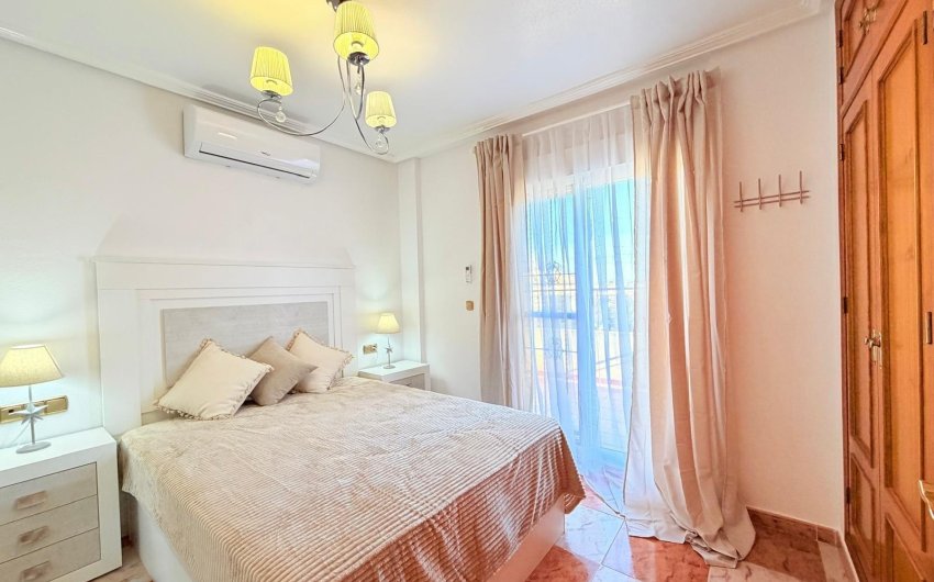 Herverkoop - Town House -
Orihuela Costa - Las Filipinas