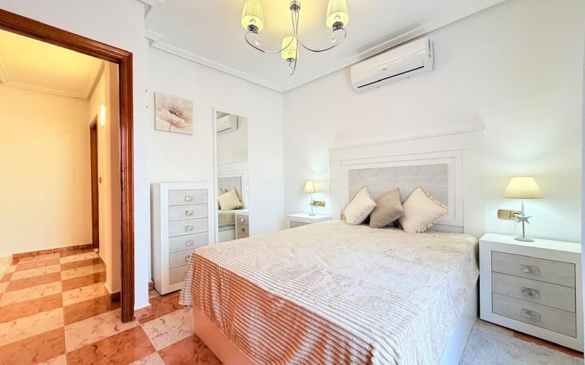 Herverkoop - Town House -
Orihuela Costa - Las Filipinas