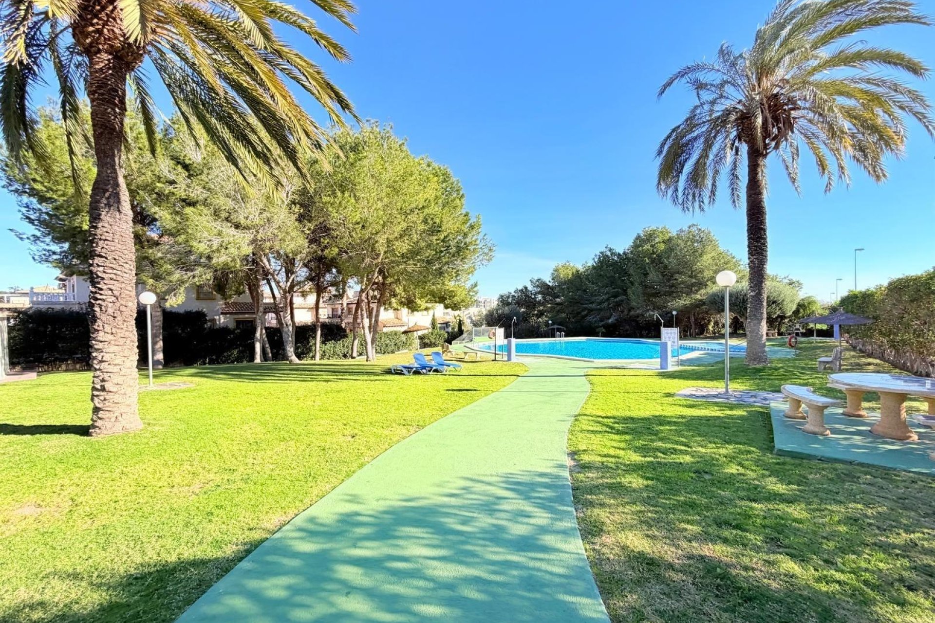 Herverkoop - Town House -
Orihuela Costa - Las Filipinas