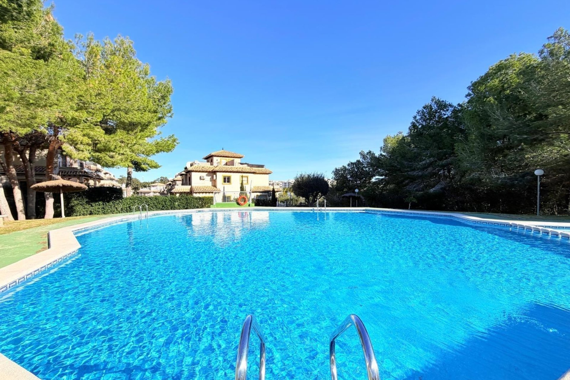 Herverkoop - Town House -
Orihuela Costa - Las Filipinas