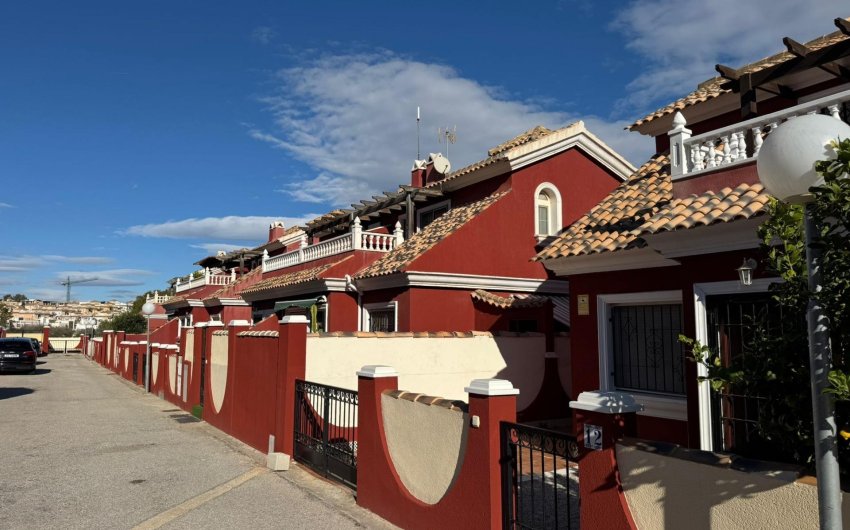 Herverkoop - Town House -
Orihuela Costa - Los Dolses
