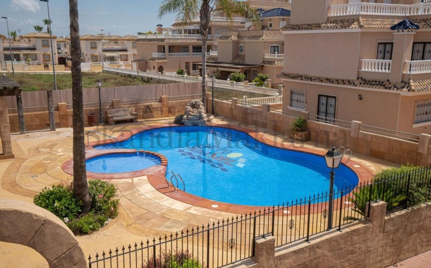 Herverkoop - Town House -
Orihuela Costa - Los Dolses