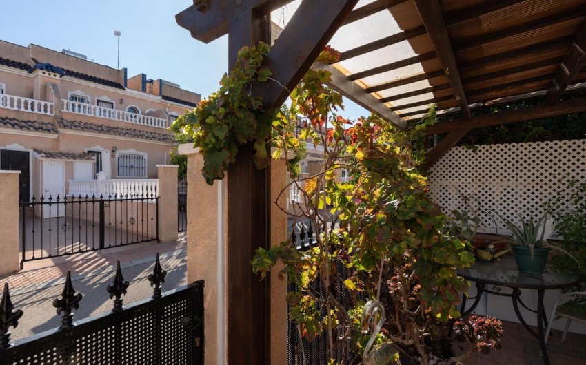 Herverkoop - Town House -
Orihuela Costa - Los Dolses