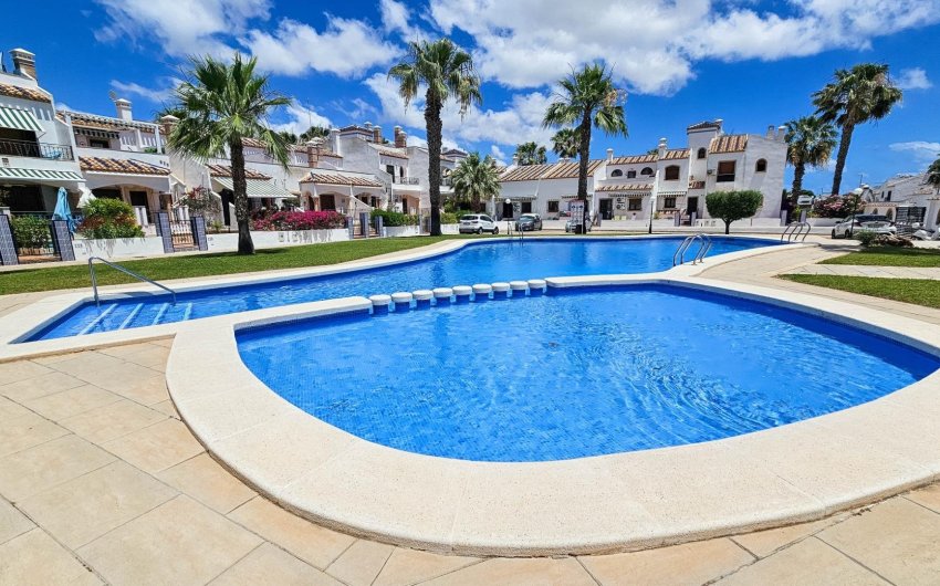 Herverkoop - Town House -
Orihuela Costa - PAU 8