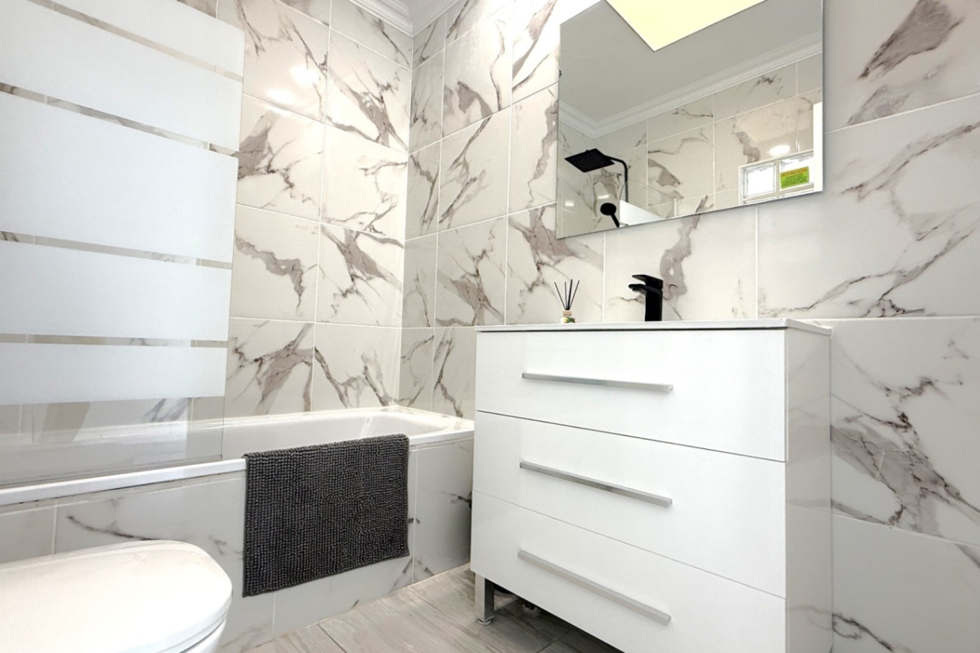 Herverkoop - Town House -
Orihuela - Inland